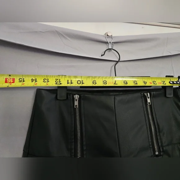 Bar‎ III faux leather pants black size S. Like new thick material. - Picture 4 of 7